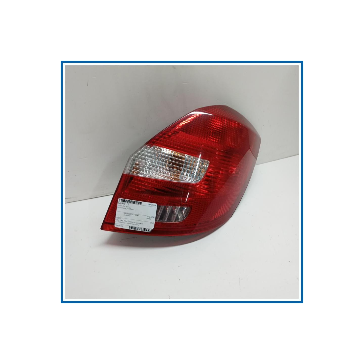 Fanale . | dx. | post. SKODA Fabia 542