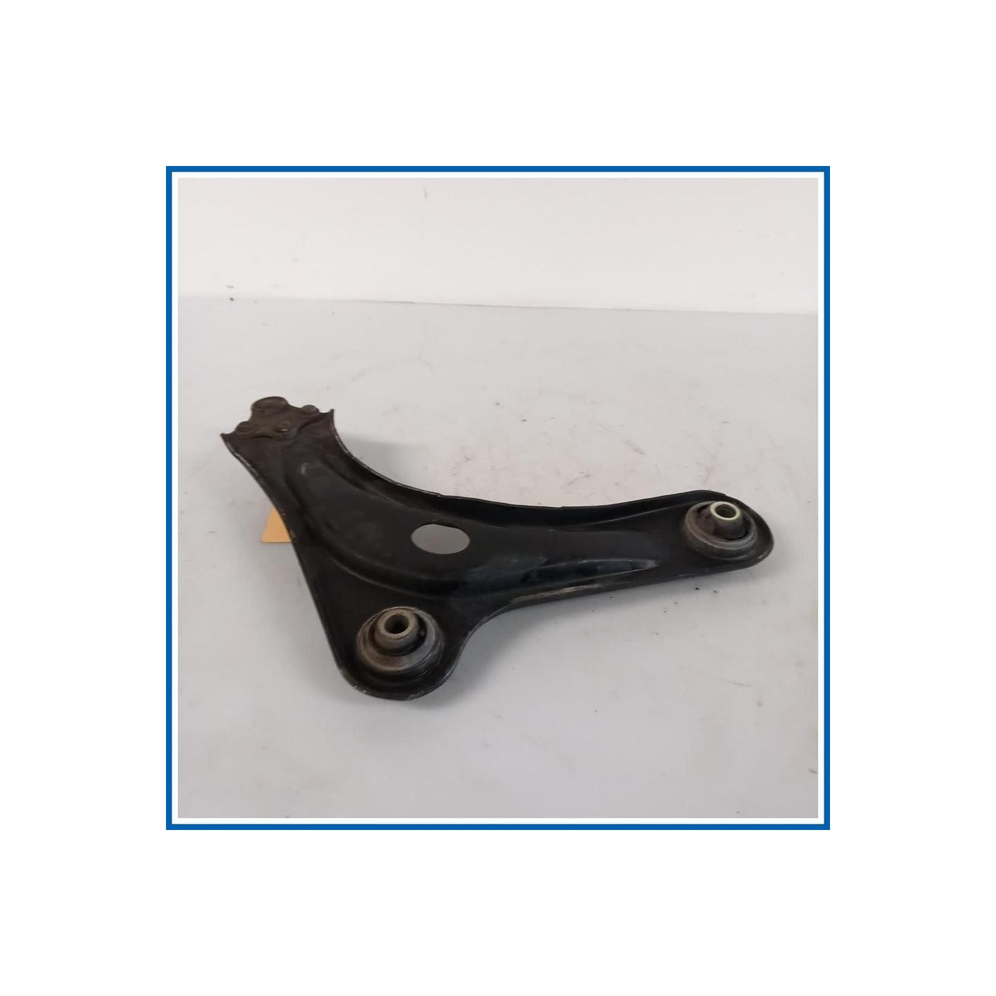 Braccio oscillante TRIANGOLO | sx. | ant. PEUGEOT 2008 I