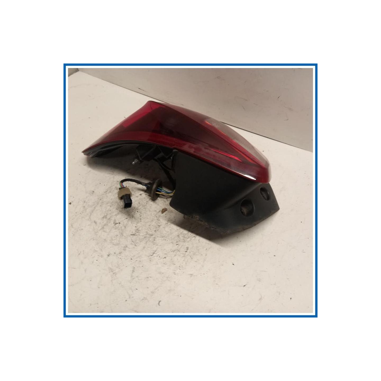 Fanale FEU AR D | dx. | post. DACIA Spring