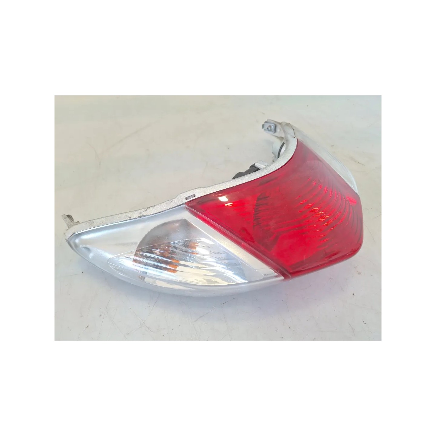 Fanale posteriore Piaggio Fly Fly 125 (disco post) (E3) 