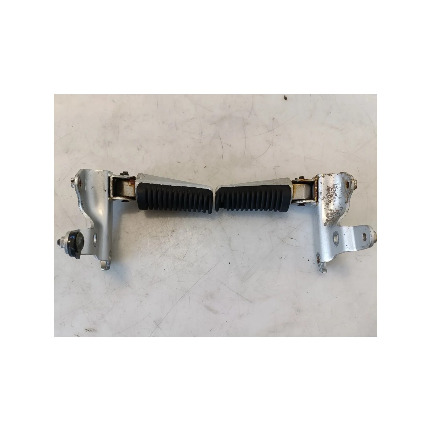 Pedana appoggiapiede posteriore completo Yamaha T-Max 500 (E2) (03-07) T-Max 500 