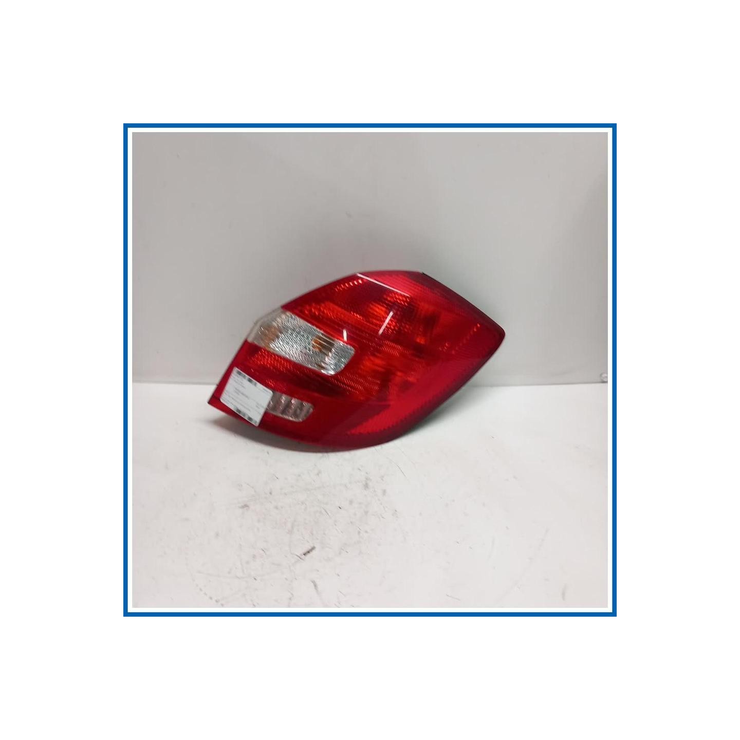 Fanale . | dx. | post. SKODA Fabia 545 SW