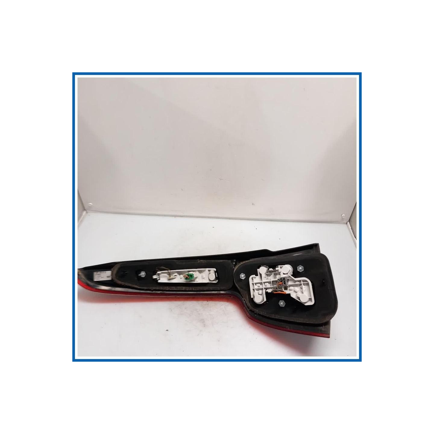 Fanale SCATOLA LAMPADA | dx. | post. VOLVO V50