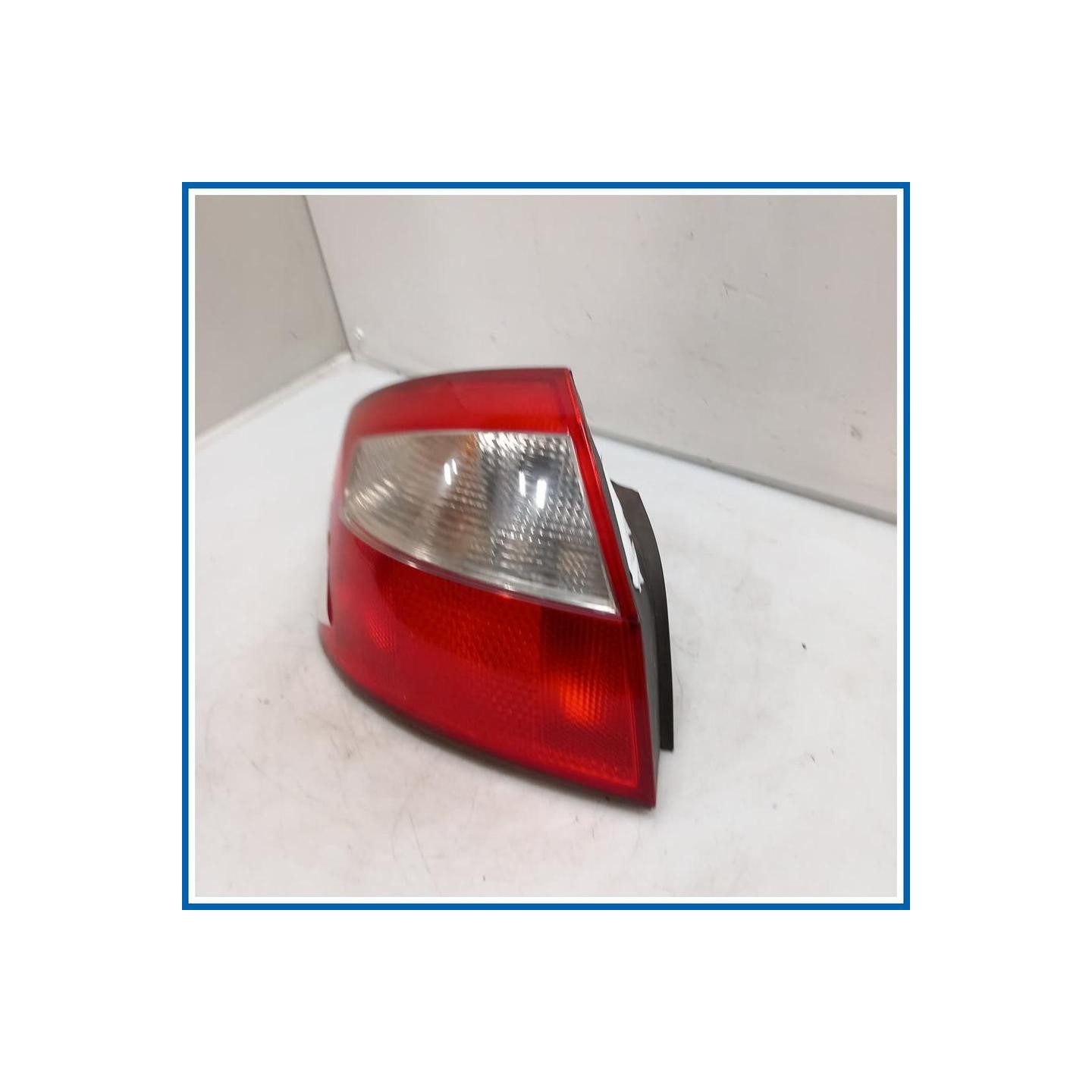 Fanale . | sx. | post. AUDI A4 8E2