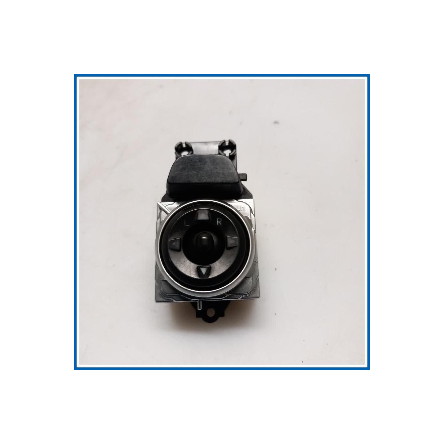 Interruttore regolazione specchio retrovisore est. INTERRUTTORE-CONTROLLO SPECCHI | sx. |  HYUNDAI i30 II CW