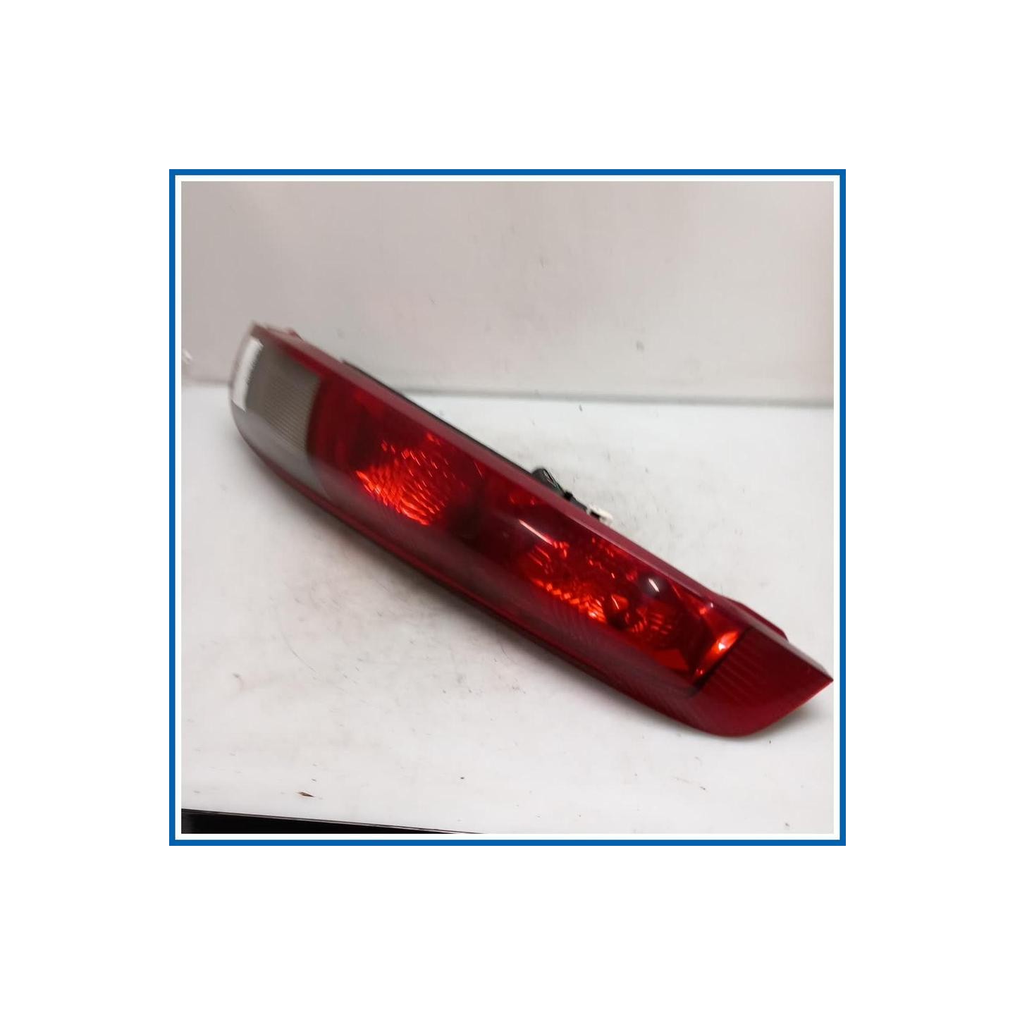 Fanale FARO POST DX | dx. | post. NISSAN X-Trail I