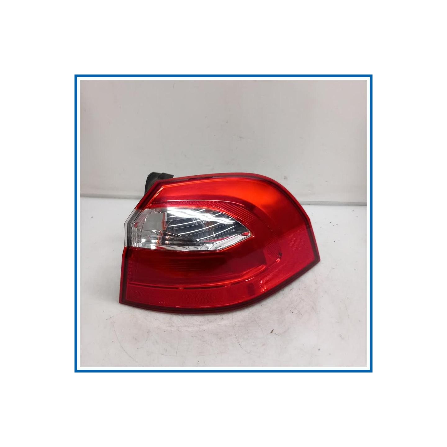 Fanale est. LAMP ASSY-REAR COMB OUTSIDE,RH | dx. | post. KIA Rio III