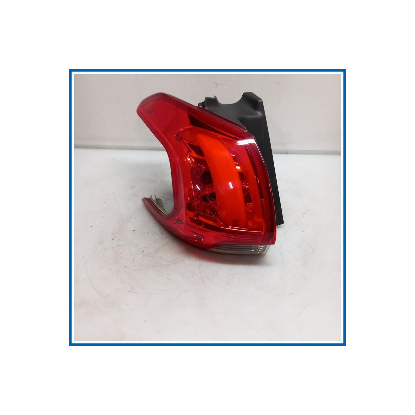 Fanale est. FANALE POSTERIO | sx. | post. PEUGEOT 2008 I