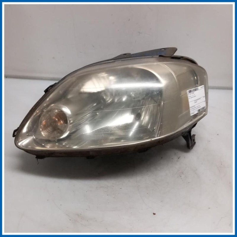 Proiettore . | sx. | ant. VOLKSWAGEN Fox