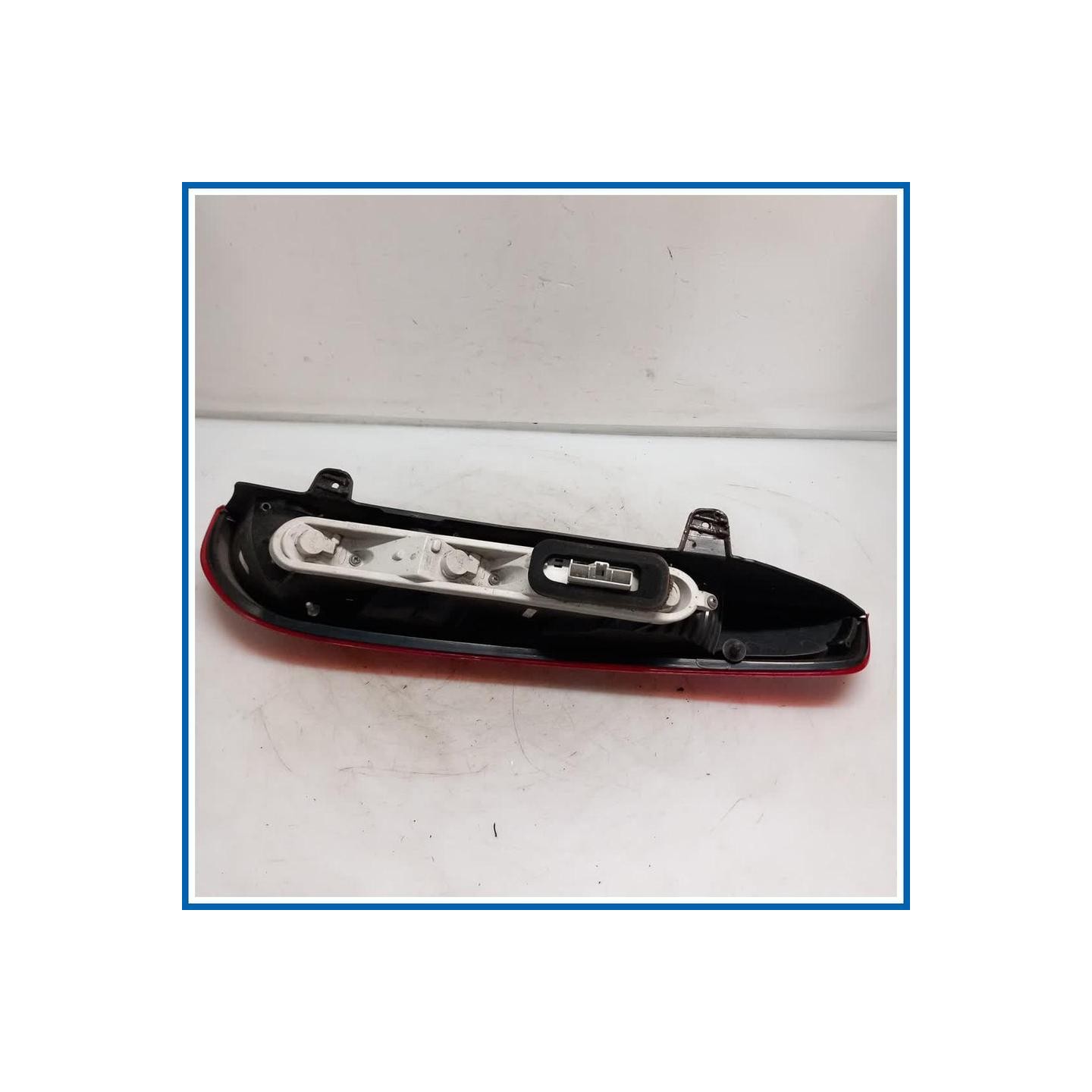 Fanale LAMP ASSY | sx. | post. FORD Focus III SW
