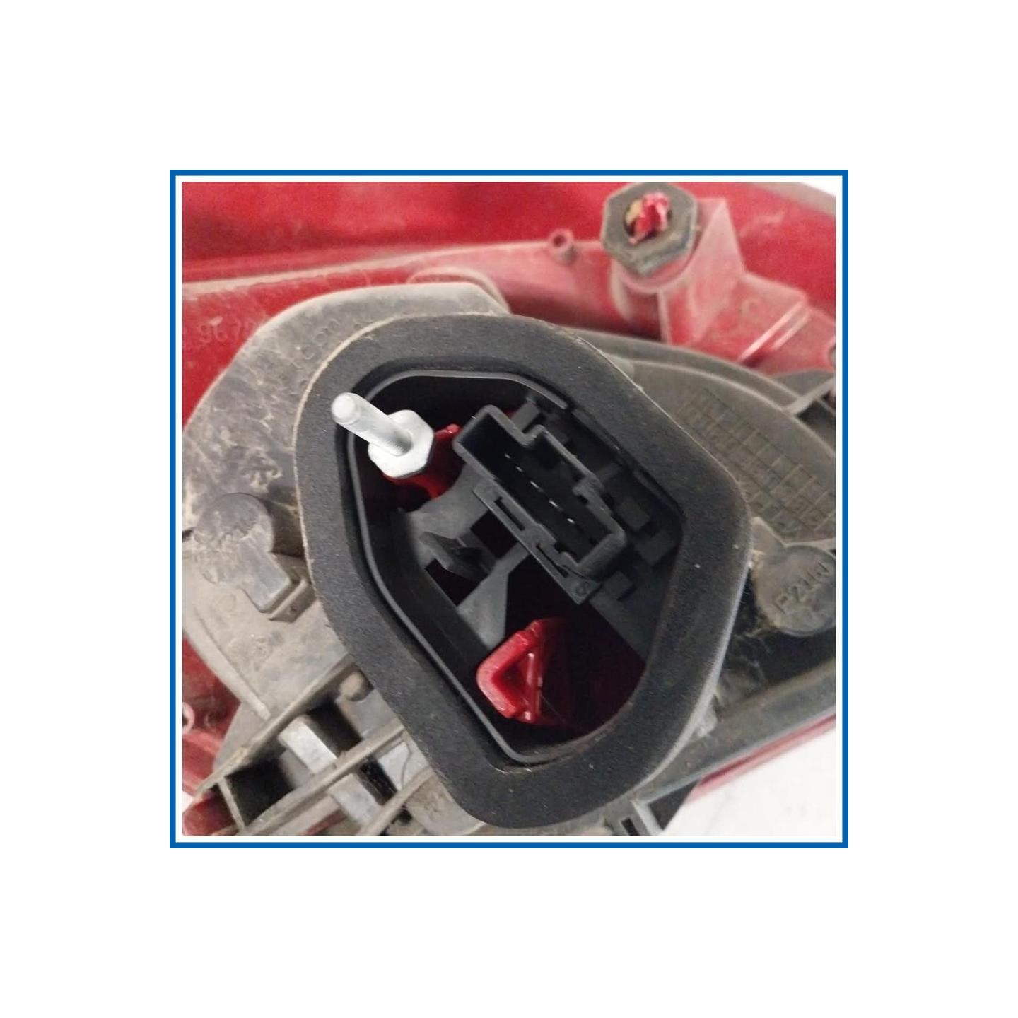 Fanale FANALE POSTERIO | dx. | post. PEUGEOT 208 I