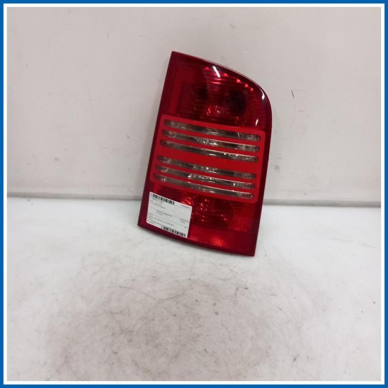 Fanale . | dx. | post. SKODA Octavia 1U5 SW