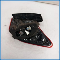 Fanale est. FANALE POST.SX | sx. | post. TOYOTA Yaris IV