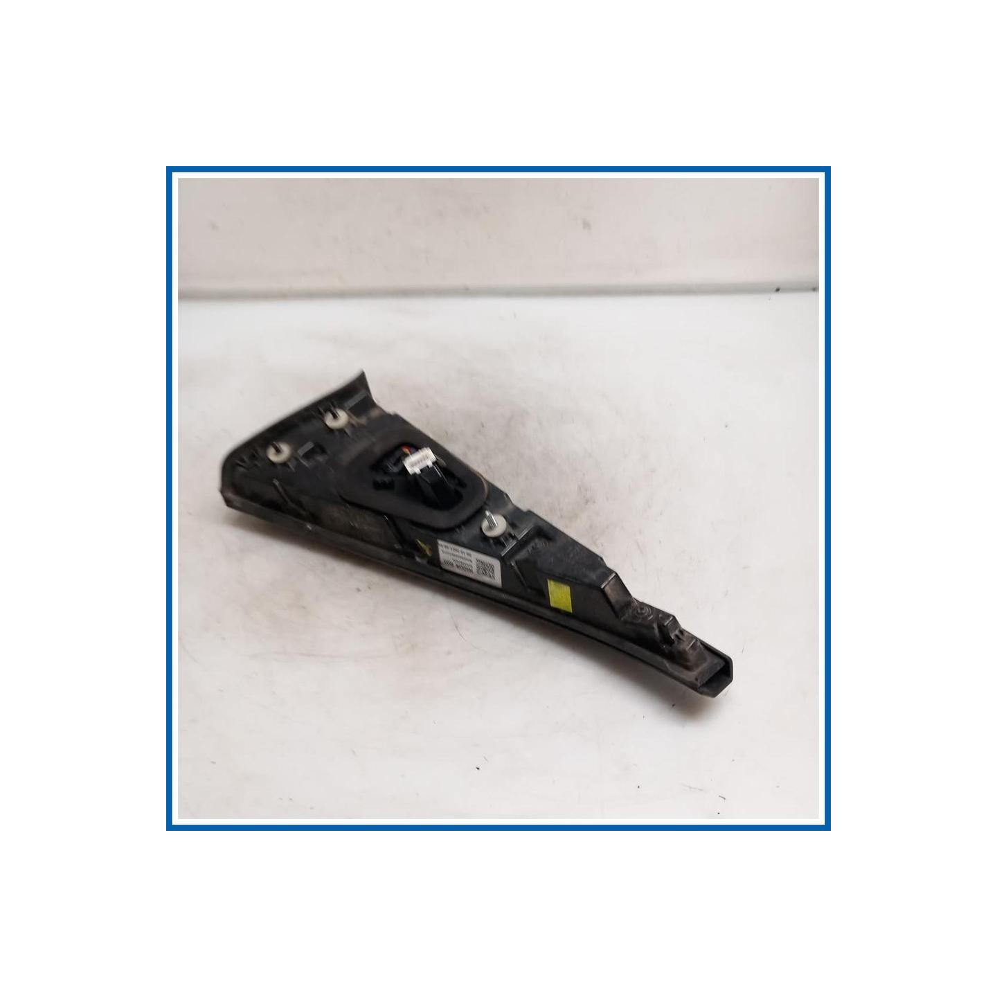 Fanale int. LAMP ASSY-REAR COMB INSIDE,RH | dx. | post. KIA Sportage V
