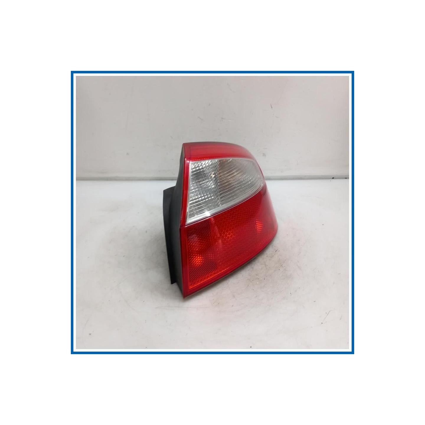 Fanale . | dx. | post. AUDI A4 8E2