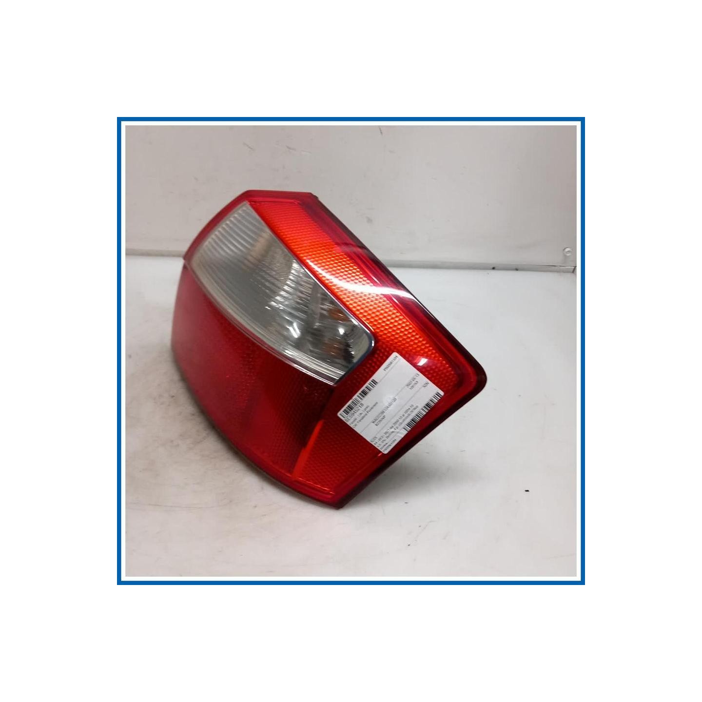 Fanale . | dx. | post. AUDI A4 8E2