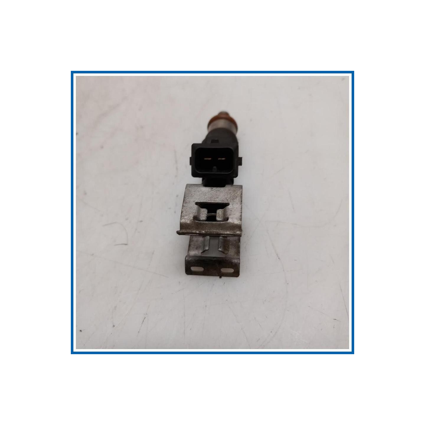 Iniettore INJECTOR ASSY FORD Fiesta VI