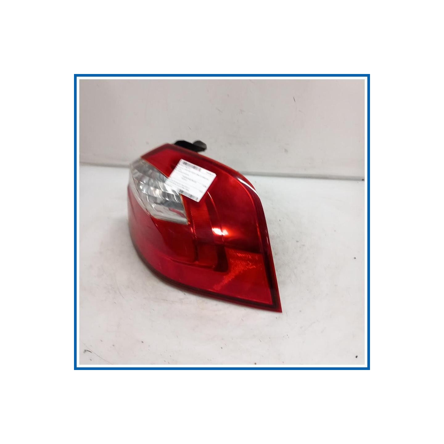 Fanale est. LAMP ASSY-REAR COMB OUTSIDE,RH | dx. | post. KIA Rio III