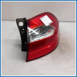 Fanale est. LAMP ASSY-REAR COMB OUTSIDE,RH | dx. | post. KIA Rio III