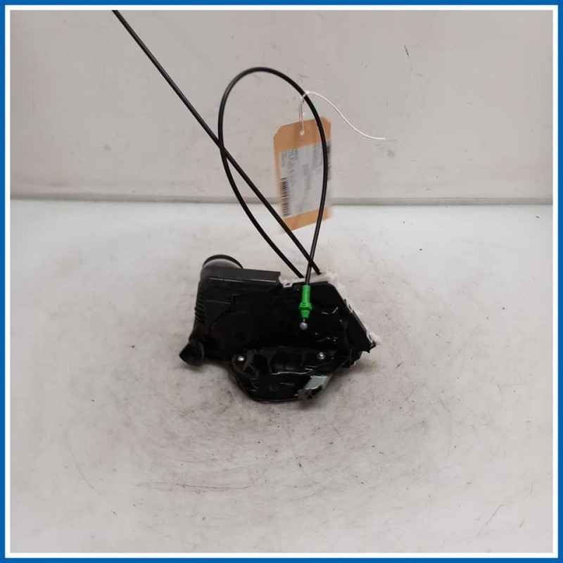 Serratura porta . | dx. | ant. TOYOTA Yaris IV