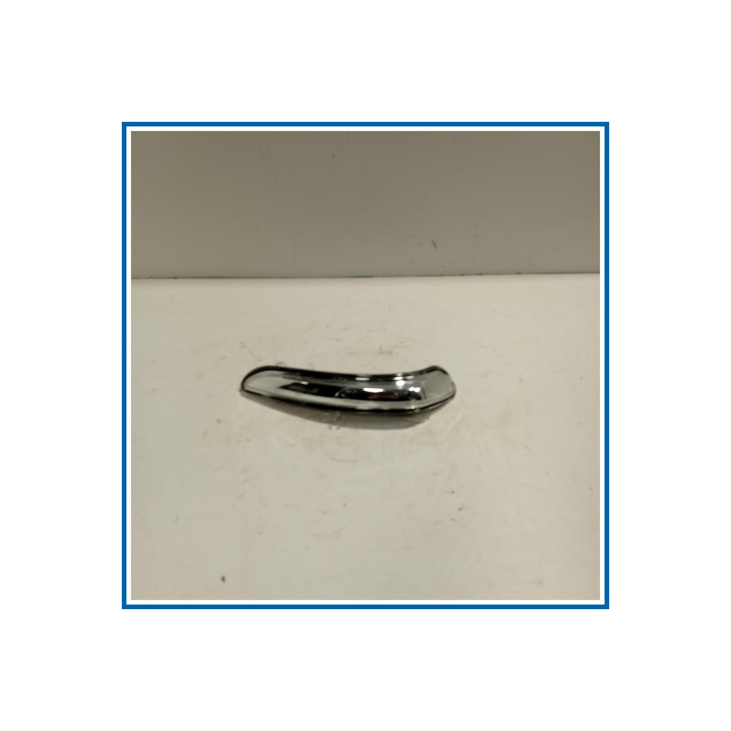 FANALE PER RETROVISORE DESTRO-BIANCO PEUGEOT 208 I