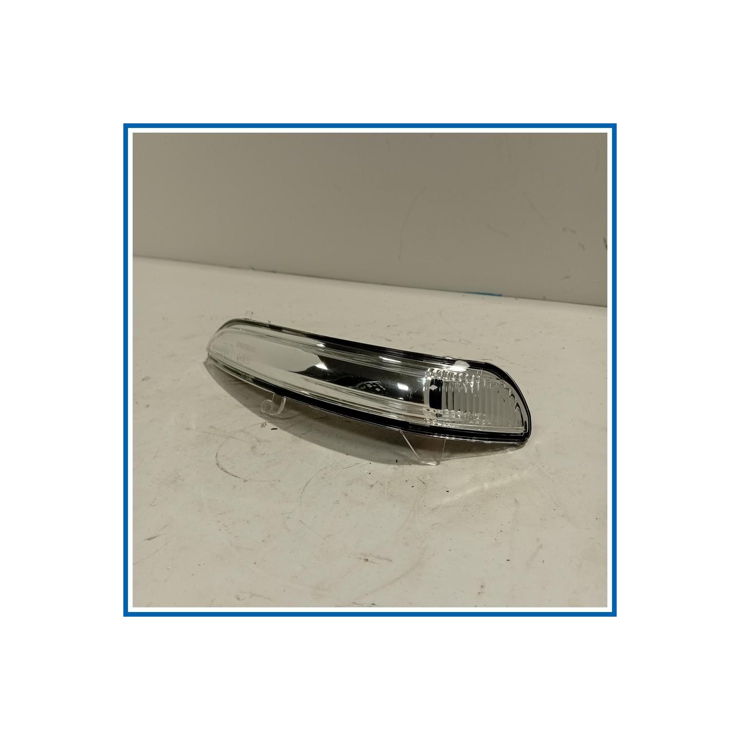 FANALE PER RETROVISORE DESTRO-BIANCO PEUGEOT 208 I