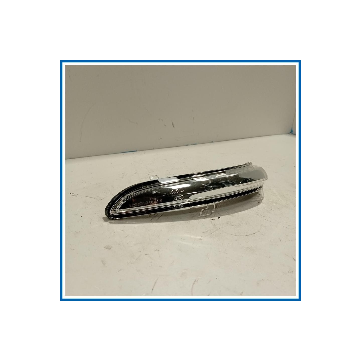 FANALE PER RETROVISORE DESTRO-BIANCO PEUGEOT 208 I