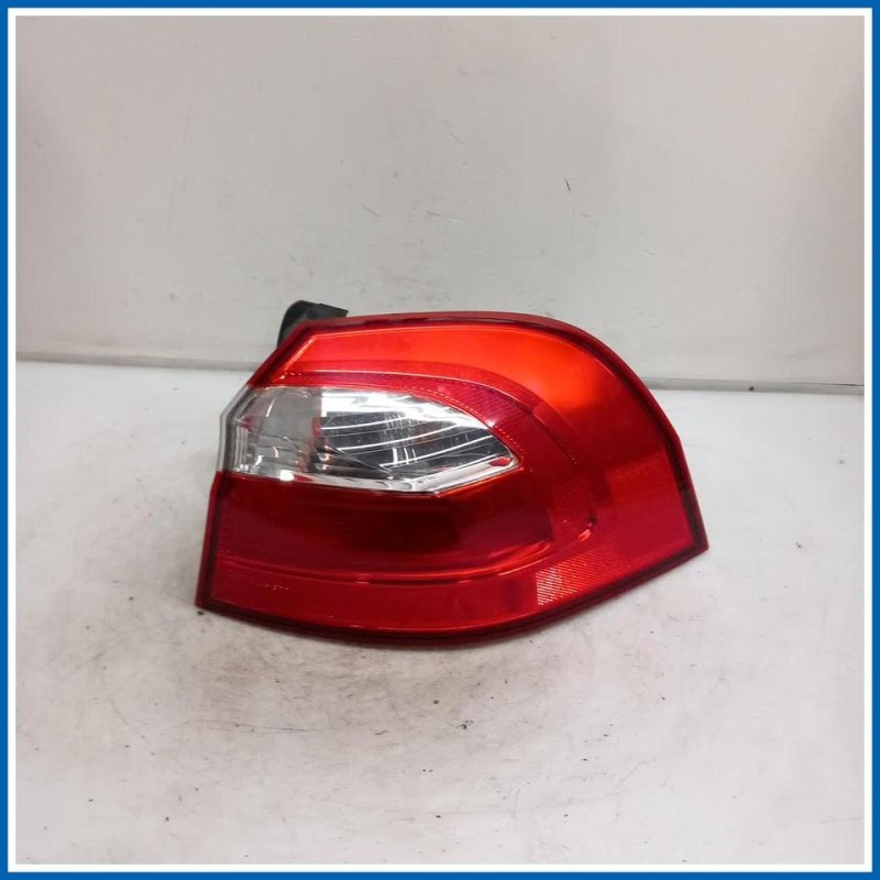 Fanale est. LAMP ASSY-REAR COMB OUTSIDE,RH | dx. | post. KIA Rio III