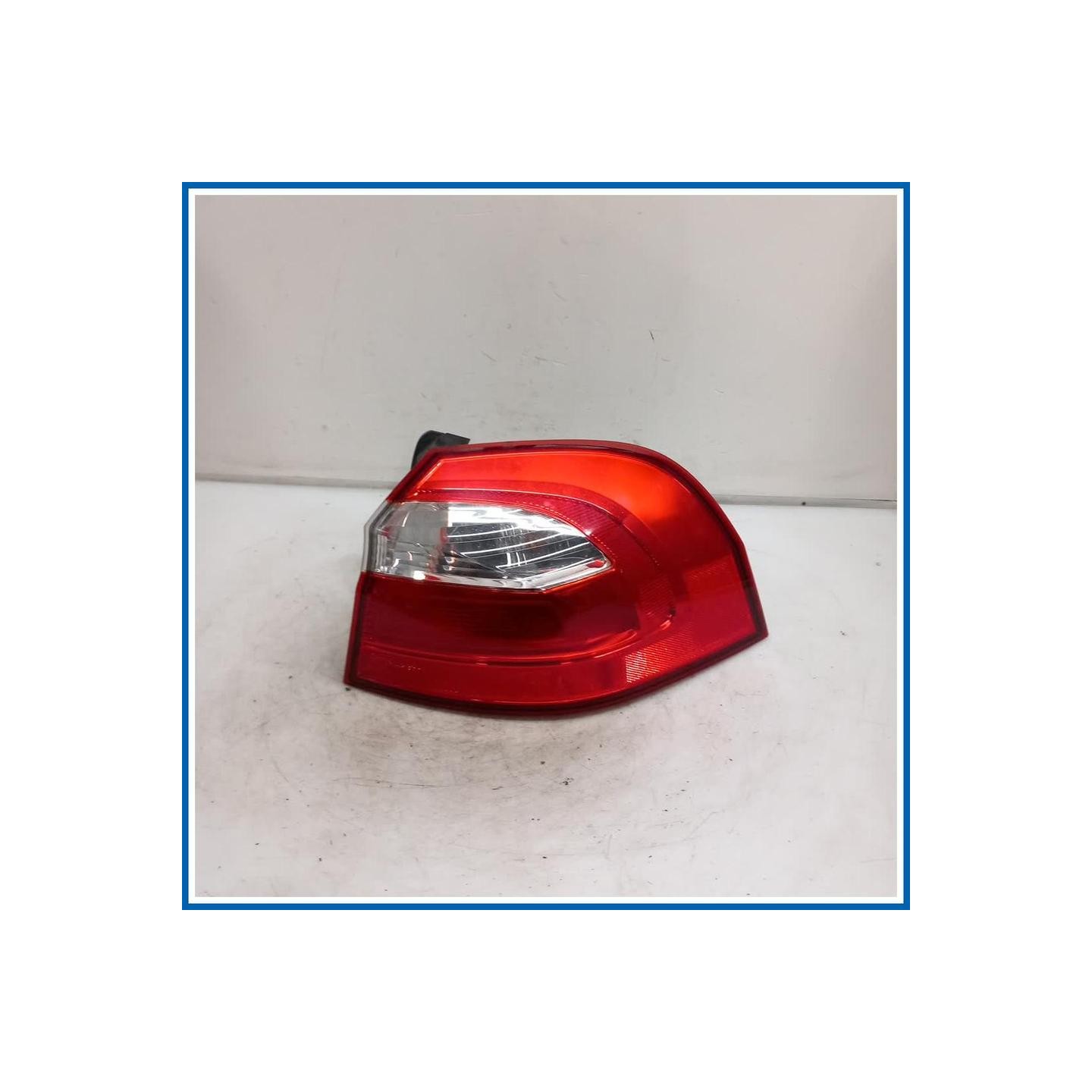 Fanale est. LAMP ASSY-REAR COMB OUTSIDE,RH | dx. | post. KIA Rio III