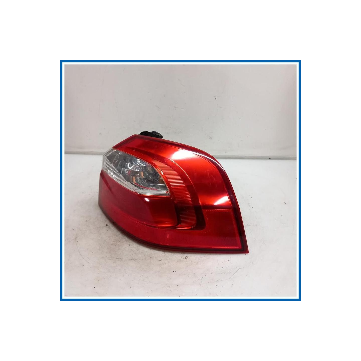Fanale est. LAMP ASSY-REAR COMB OUTSIDE,RH | dx. | post. KIA Rio III