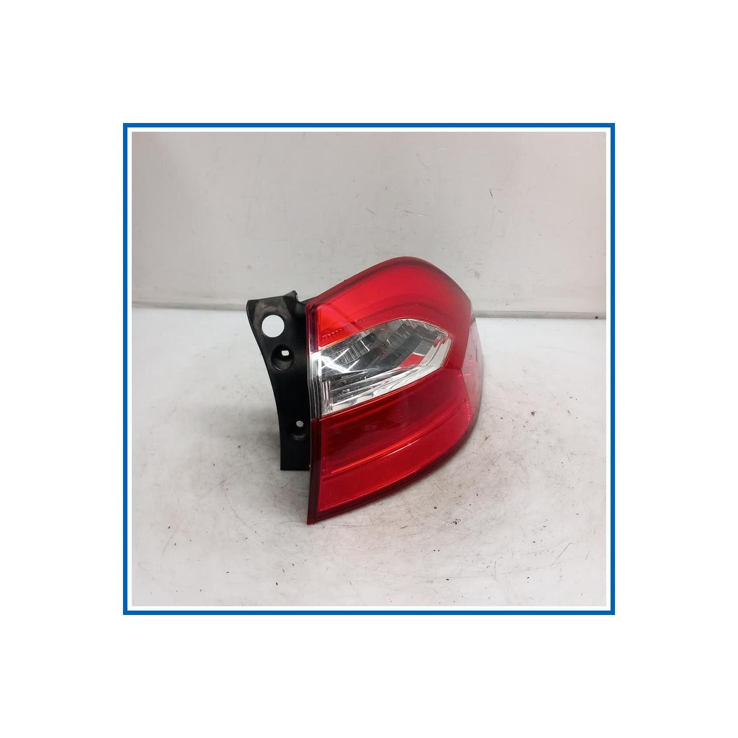 Fanale est. LAMP ASSY-REAR COMB OUTSIDE,RH | dx. | post. KIA Rio III