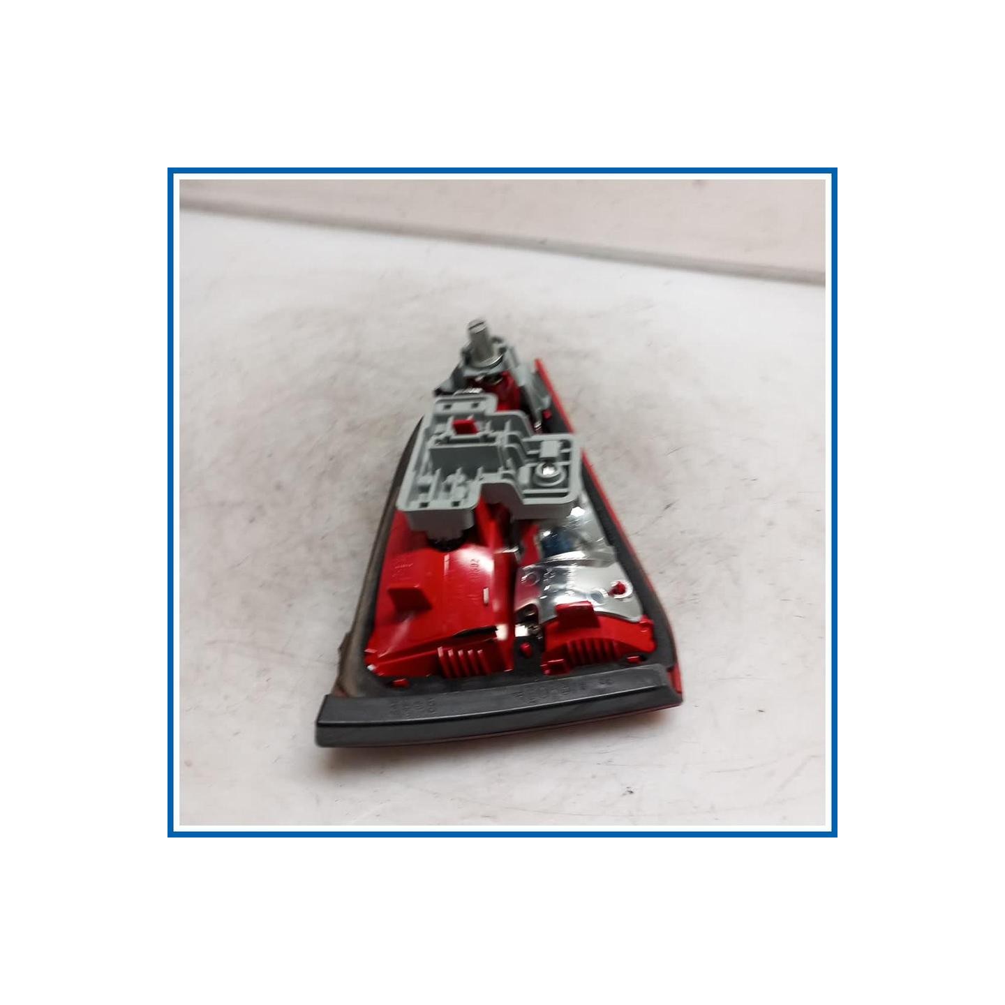 Fanale int. . | dx. | post. AUDI A4 8K5 Avant