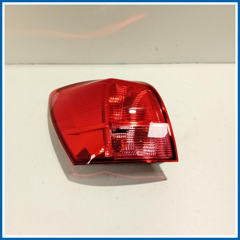 Fanale est. FARO POST SX | sx. | post. NISSAN Qashqai I