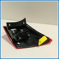 Fanale est. FARO POST SX | sx. | post. NISSAN Qashqai I