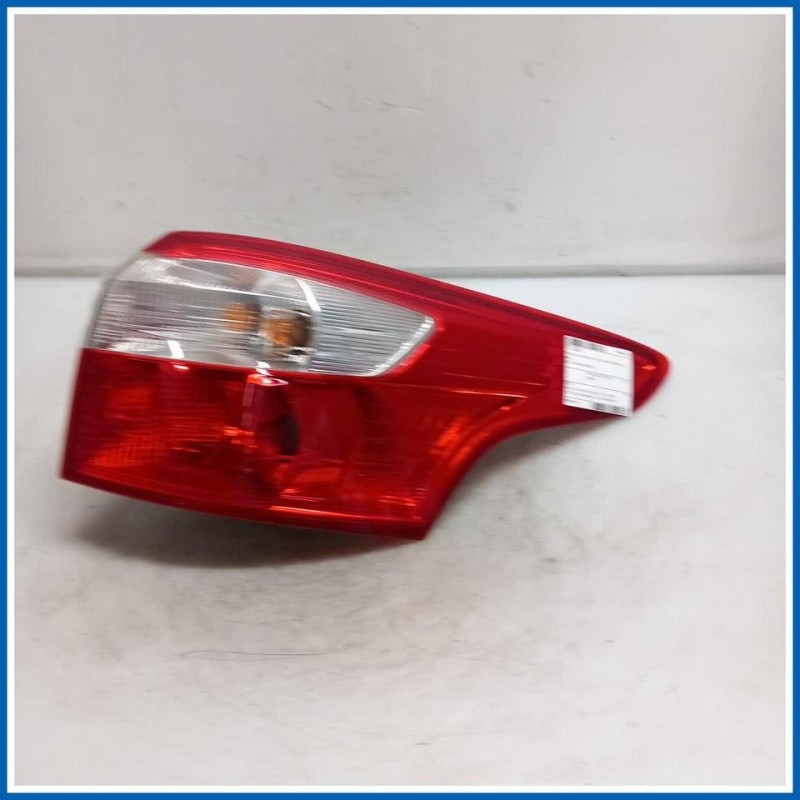 Fanale est. Lamp Assy - Rear; Stop And Flasher | dx. | post. FORD Focus IV SW