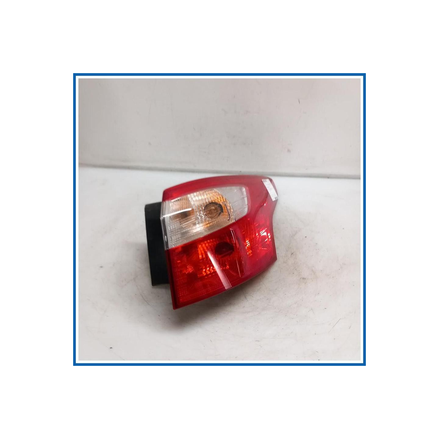 Fanale est. Lamp Assy - Rear; Stop And Flasher | dx. | post. FORD Focus IV SW