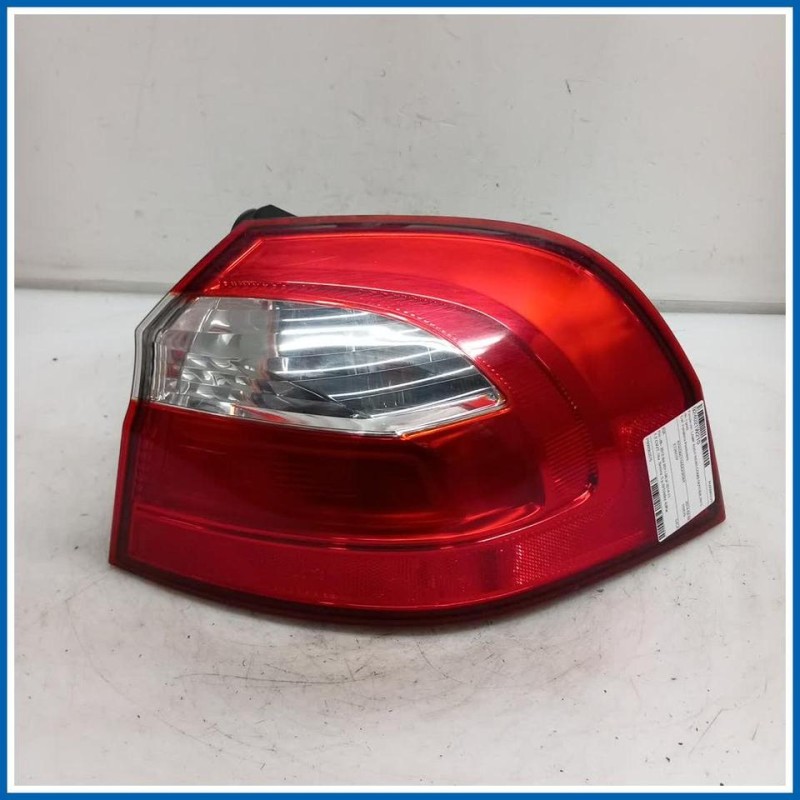 Fanale est. LAMP ASSY-REAR COMB OUTSIDE,RH | dx. | post. KIA Rio III