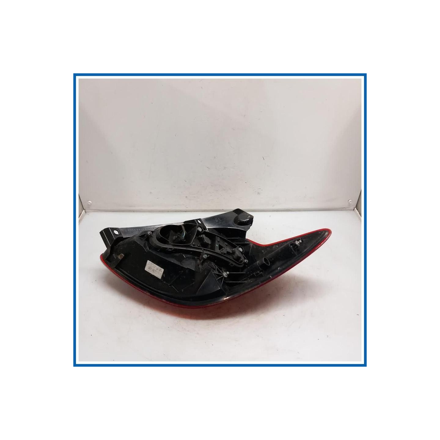 Fanale Lamp Assy - Rear; Stop And Flasher | sx. | post. FORD KA II