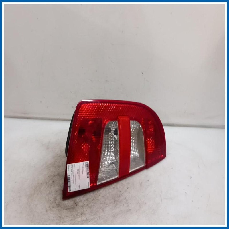 Fanale . | sx. | post. SKODA Fabia 6Y2