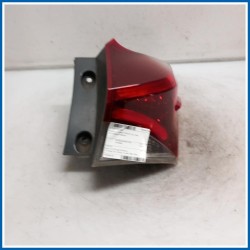 Fanale est. FANALE POST.DX | dx. | post. TOYOTA Auris II