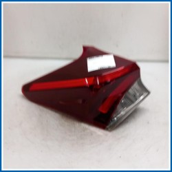 Fanale est. PLASTICA POST.SX | sx. | post. TOYOTA Auris II