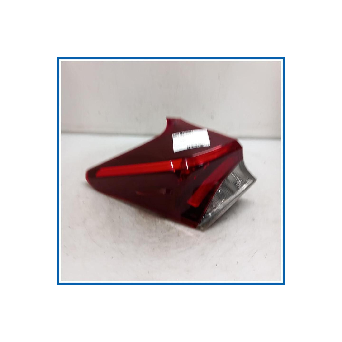 Fanale est. PLASTICA POST.SX | sx. | post. TOYOTA Auris II