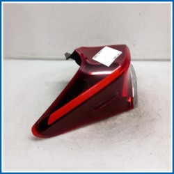 Fanale est. PLASTICA POST.SX | sx. | post. TOYOTA Auris II