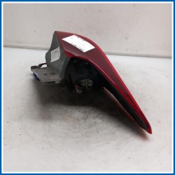 Fanale est. PLASTICA POST.SX | sx. | post. TOYOTA Auris II