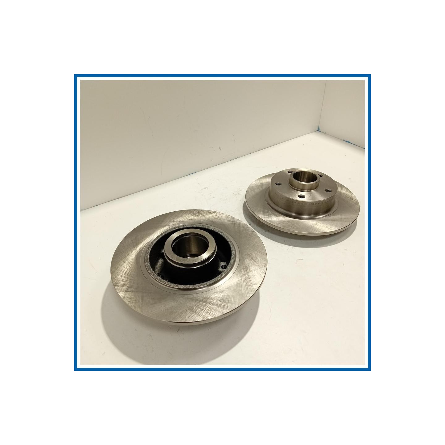 Kit dischi freni (2pz.) KIT DISCHI FRENO | post. RENAULT Mégane III SW