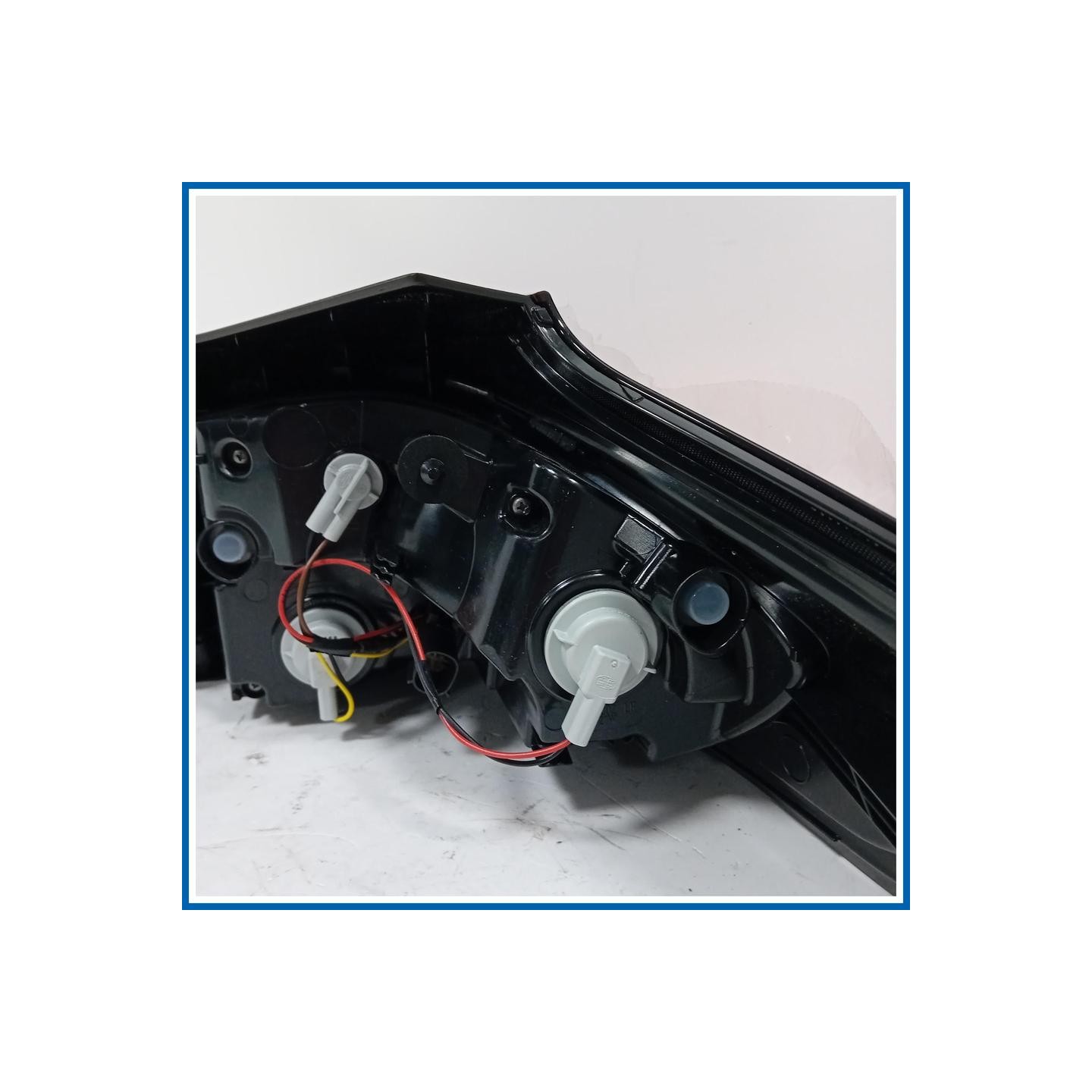 Fanale est. post. sx. OPEL Zafira C