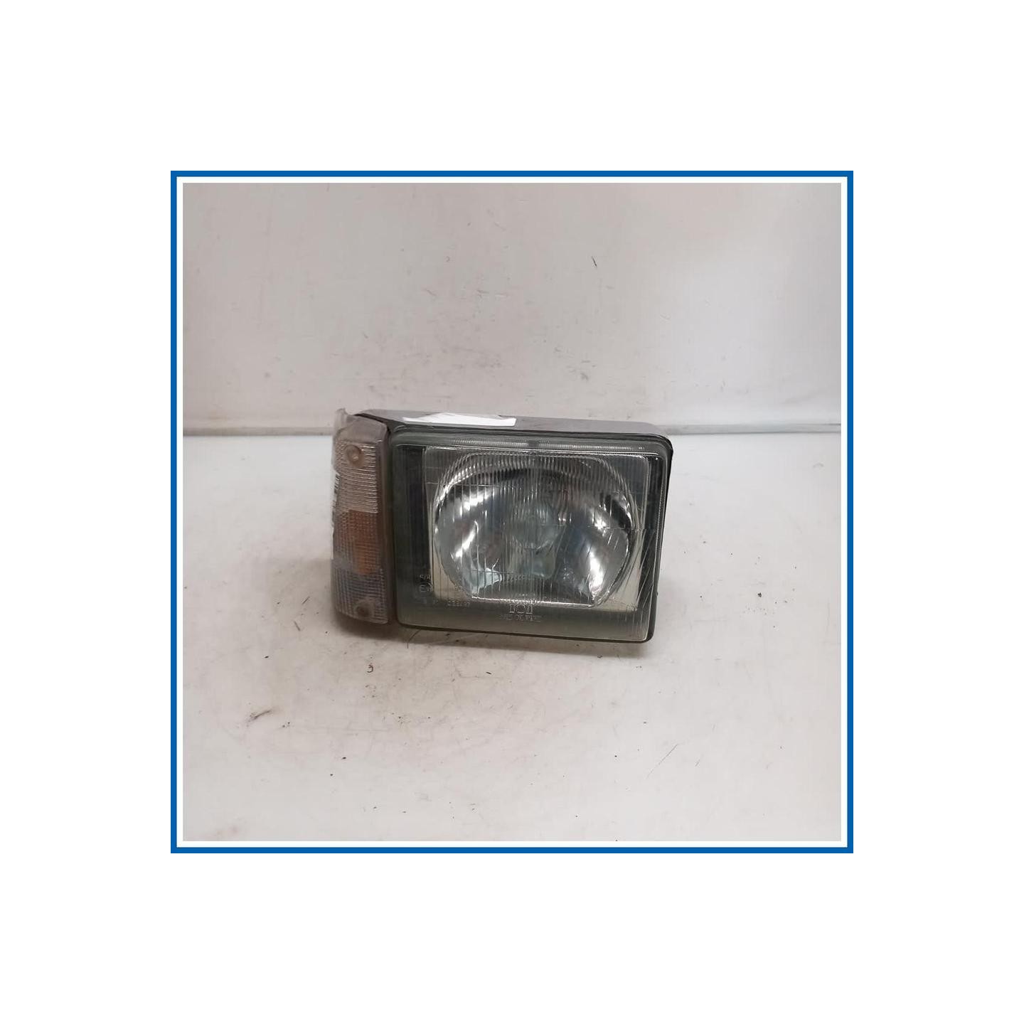 Proiettore ant. dx. FIAT Panda I