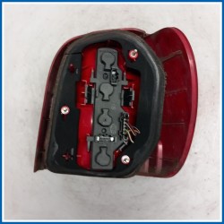 Fanale post. sx. VOLKSWAGEN Polo III