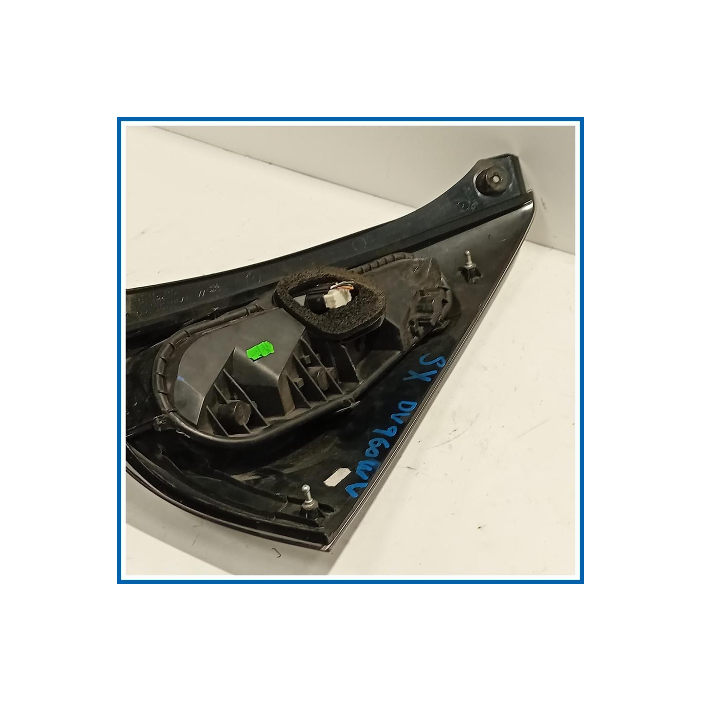 Fanale post. sx. CON PORTALAMPADA FONDO NERO CITROEN C1 (05/05>04/14