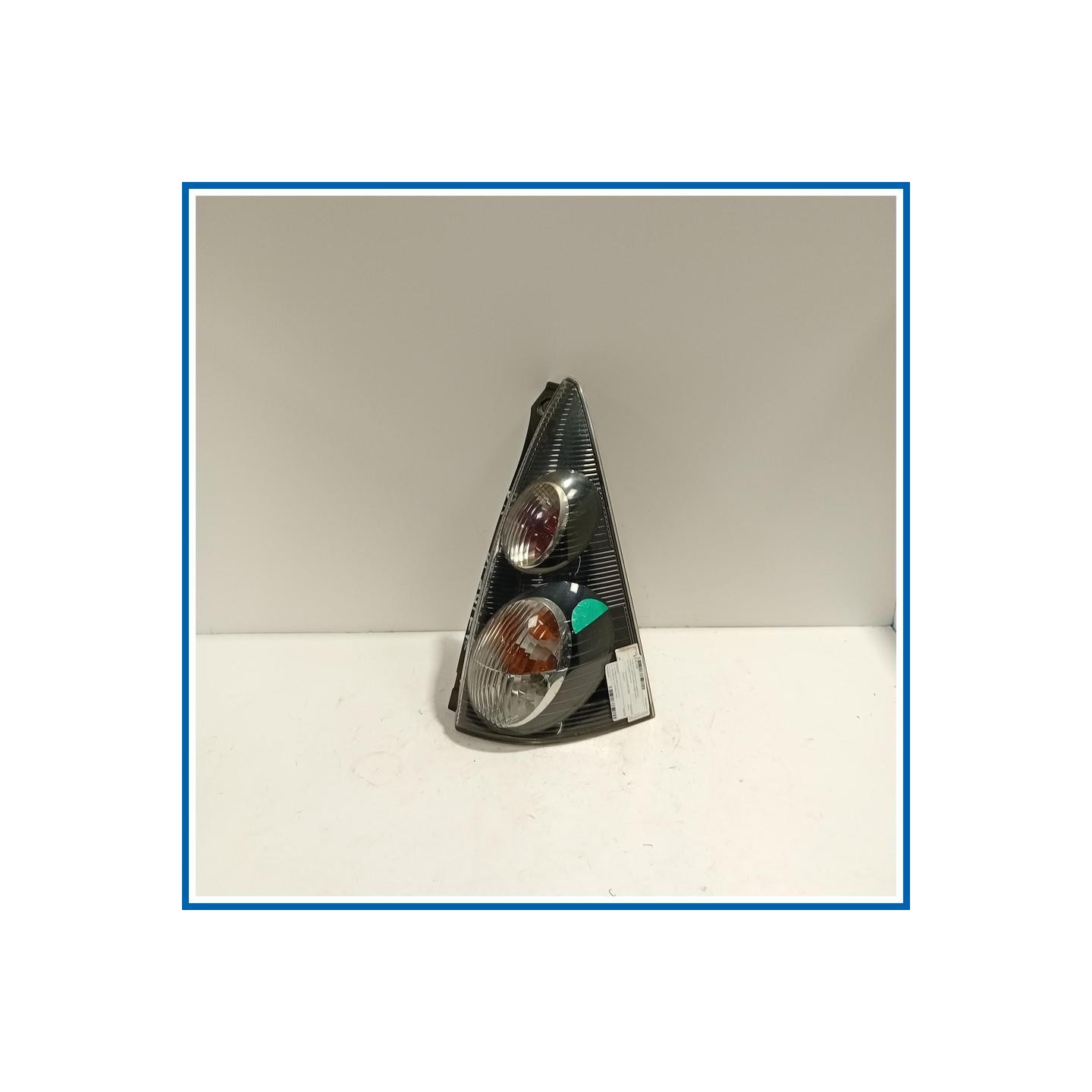 Fanale post. dx.CON PORTALAMPADA E CONNETTORE ESTERNO FONDO NERO CITROEN C1 (05/05>04/14